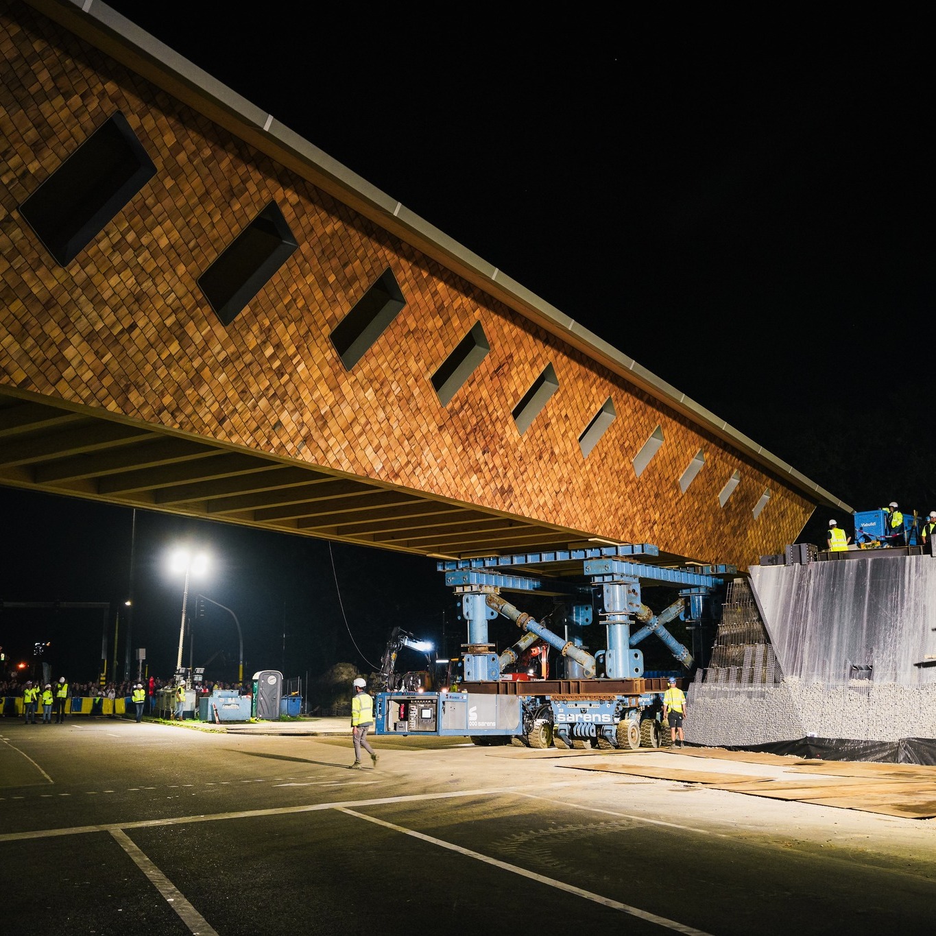 New pedestrian cycle bridge spanning the Ring’s Tervuren intersection ...