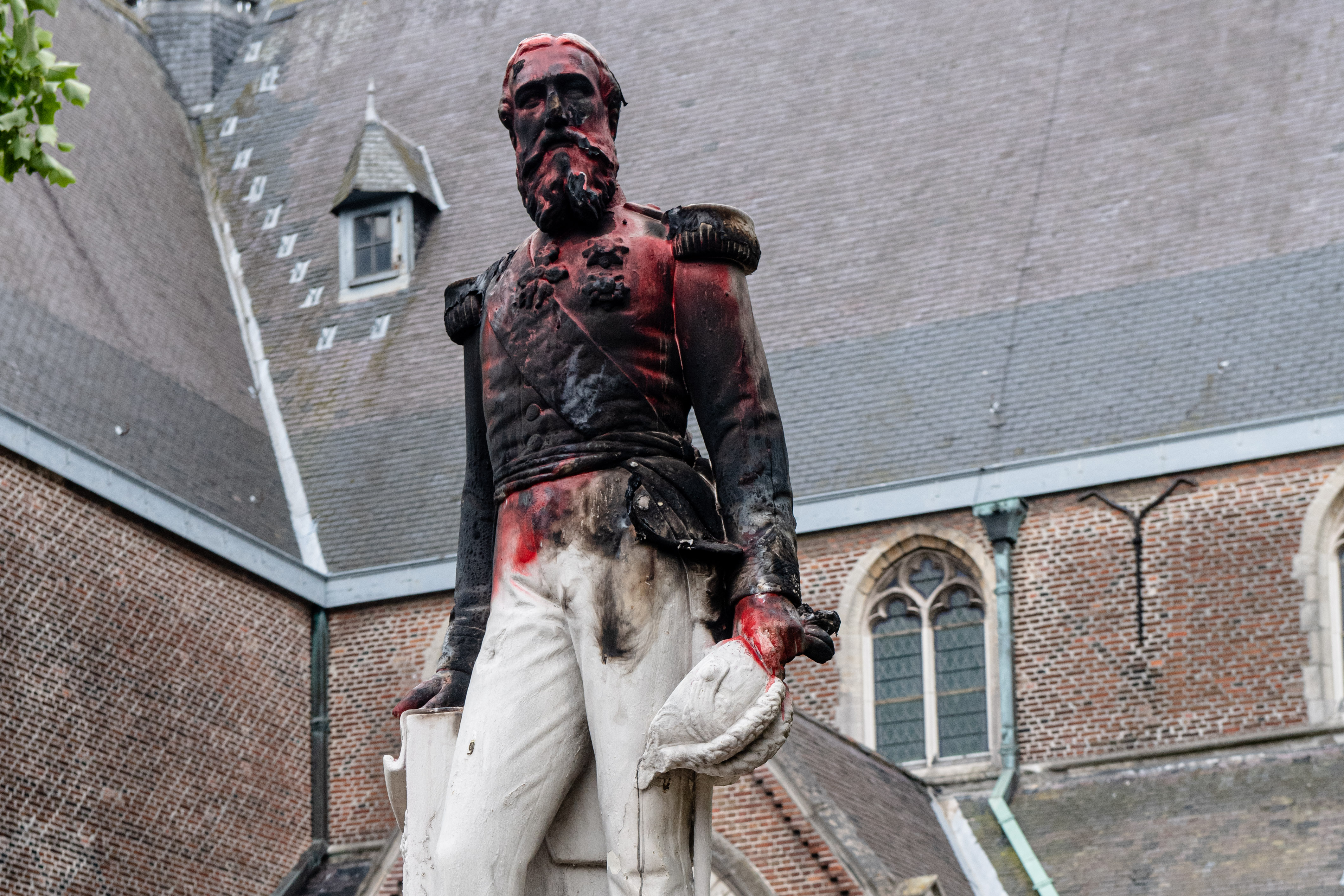 A vandalised statue of Leopold II (c) Jonas Roosens/Belga