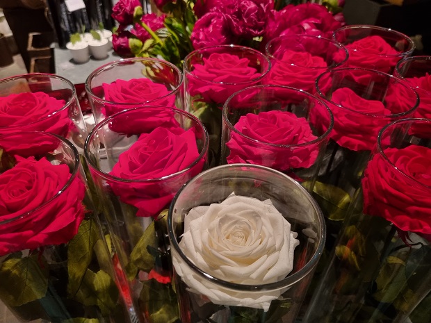 Roses at Rouge Pivoine florist Brussels (c) Sarah Crew