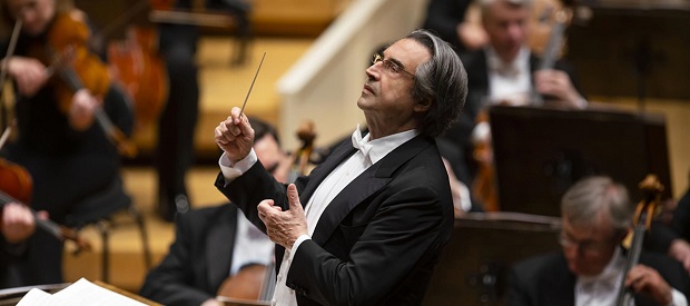 2906487_riccardo_muti_and_the_chicago_symphony_orchestra_credit_todd_rosenberg