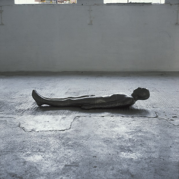 Antony Gormley, Rise, 1983-84, lead, fibreglass, plaster and air, 37 × 54 × 202.5 cm._1