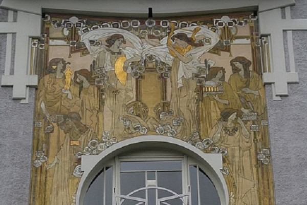 Art_Nouveau_Facade_on_a_House_in_Brussels_-_panoramio_0