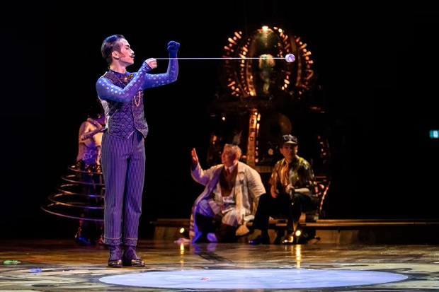 Cirque (c)Mathew Tsang