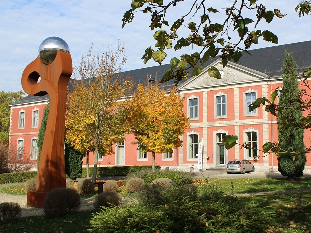 val st lambert