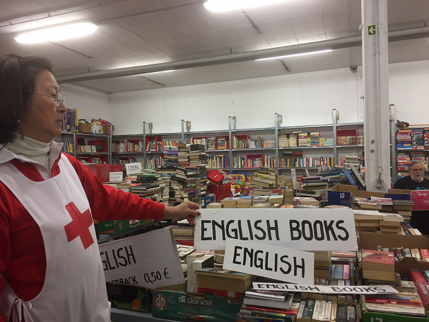 Red Cross selling off large stock of English second-hand books | The Bulletin