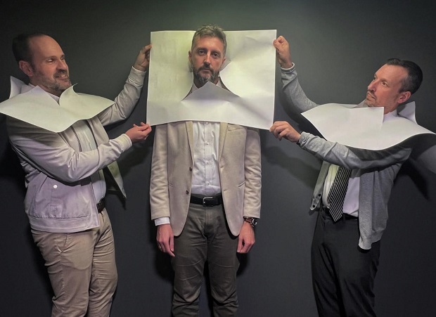 Yasmina Reza's celebrated play Arte is revived for a dazzling Spanish-language performance