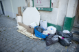 Picture shows various rubbish and plastic bags in a street in Brussels (BELGA PHOTO JONAS HAMERS)