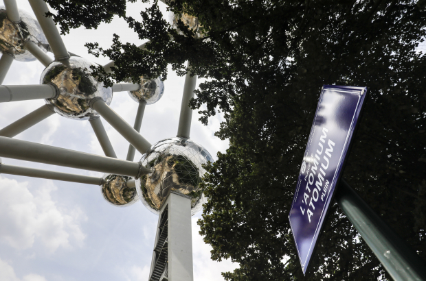 Illustration picture shows the street sign during the inauguration of the Atomium Square (Square de l'Atomium - Place de l'Atomium - Atomiumplein), at the Heysel plateau (Heizel), in Brussels, Monday 09 July 2018. (BELGA PHOTO) Illustration picture shows the street sign during the inauguration of the Atomium Square (Square de l'Atomium - Place de l'Atomium - Atomiumplein), at the Heysel plateau (Heizel), in Brussels, Monday 09 July 2018. (BELGA PHOTO)