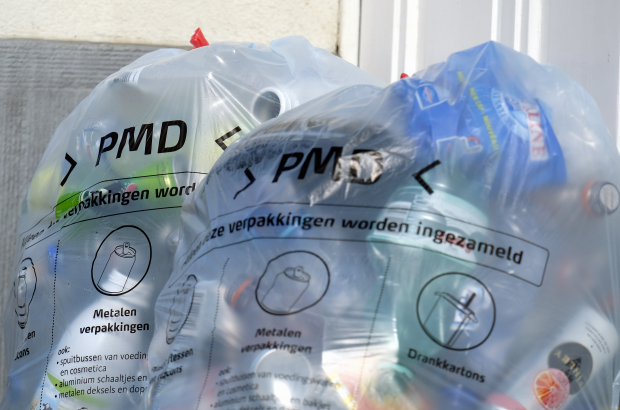 Illustration picture shows PMD/ PMC blue garbage bags. (BELGA PHOTO ERIC LALMAND) Illustration picture shows PMD/ PMC blue garbage bags. (BELGA PHOTO ERIC LALMAND)