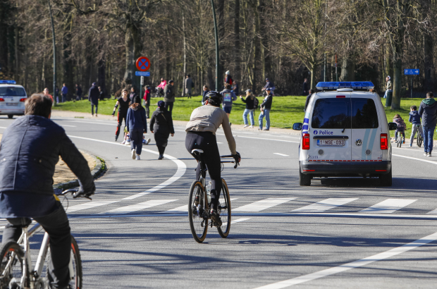 Illustration picture shows car traffic, cyclists and pedestrians in Bois de La Cambre - Ter Kamerenbos, in Brussels, Sunday 22 March 2020. (BELGA PHOTO PAUL-HENRI VERLOOY) Illustration picture shows car traffic, cyclists and pedestrians in Bois de La Cambre - Ter Kamerenbos, in Brussels, Sunday 22 March 2020. (BELGA PHOTO PAUL-HENRI VERLOOY)