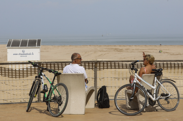 Illustration picture shows cyclists enjoying the sun at the Belgian coast in Oostende, Wednesday 20 May 2020. (BELGA PHOTO THIERRY ROGE)