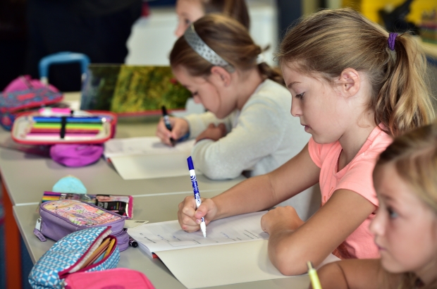 Illustration picture shows children at work in class on the first day of the new school year at the 'Ecole communale d'Anvaing' language immersion school in Frasnes-lez-Anvaing. (BELGA PHOTO DAVID STOCKMAN) Illustration picture shows children at work in class on the first day of the new school year at the 'Ecole communale d'Anvaing' language immersion school in Frasnes-lez-Anvaing. (BELGA PHOTO DAVID STOCKMAN)