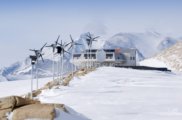 Hand out picture released by International polar foundation shows Princess Elisabeth Station with wind turbines, solar panels & satellite dish. (BELGA PHOTO INTERNATIONAL POLAR FOUNDATION)
