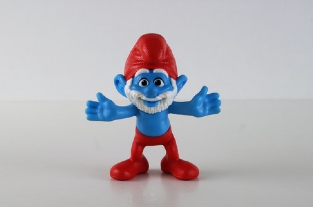 A figurine of the character Papa Smurf (Pxhere Free Licence)