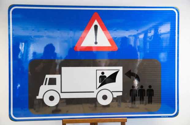 Illustration picture shows a pictograph, at a control action on the field, after the launch of a campaign against human trafficking, Monday 18 July 2016 in Zeebrugge. (BELGA PHOTO KURT DESPLENTER) Illustration picture shows a pictograph, at a control action on the field, after the launch of a campaign against human trafficking, Monday 18 July 2016 in Zeebrugge. (BELGA PHOTO KURT DESPLENTER)