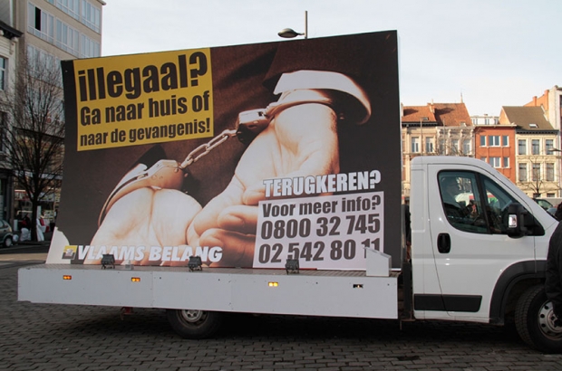 Yvan Mayeur, the socialist mayor of Brussels, has banned a campaign planned by Flemish far-right party Vlaams Belang (VB) that involved mobile billboards inviting illegal immigrants to “go home or go to prison”. 
